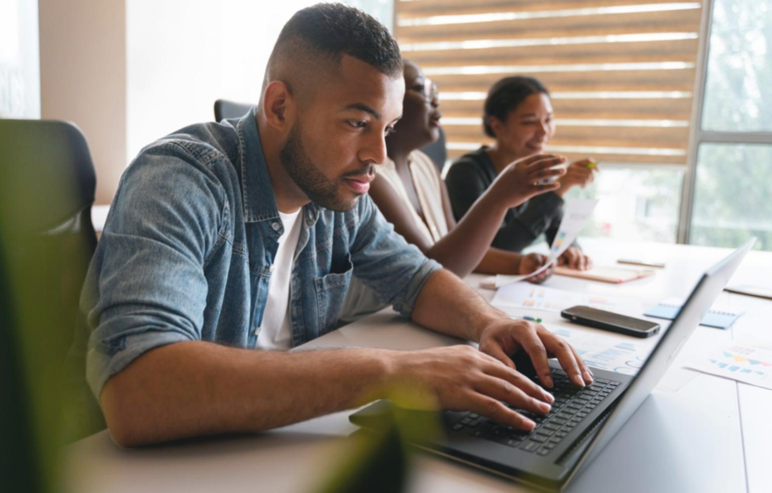 Tecnologia financeira moderna e análise de dados